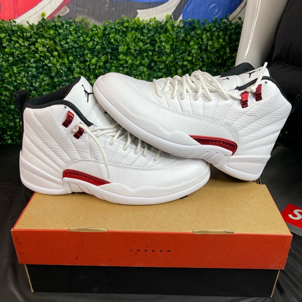 JORDAN 12 (TWIST) (Sz 8)